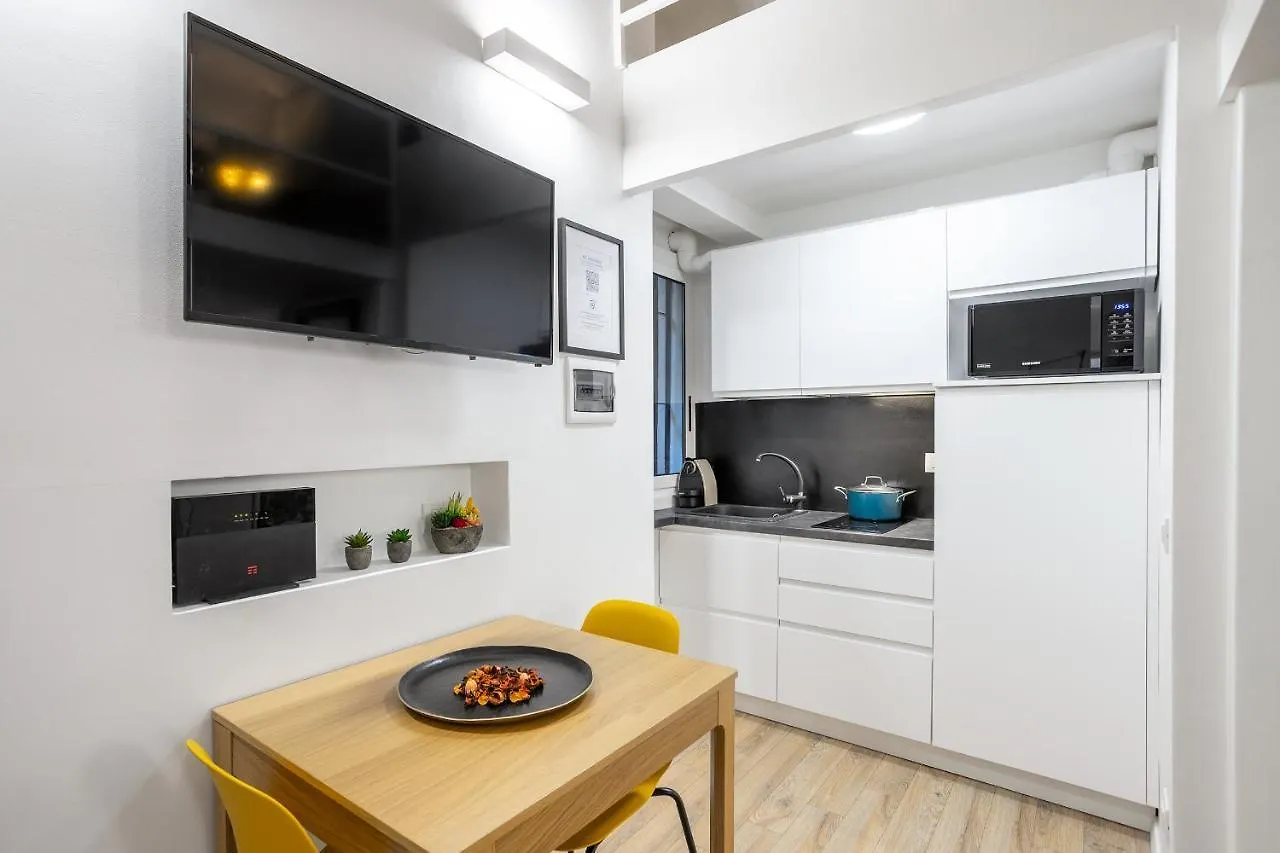 Apartment Heart Of Porta Venezia - Cozy City Loft - 2Mts To M4 Metro Milan