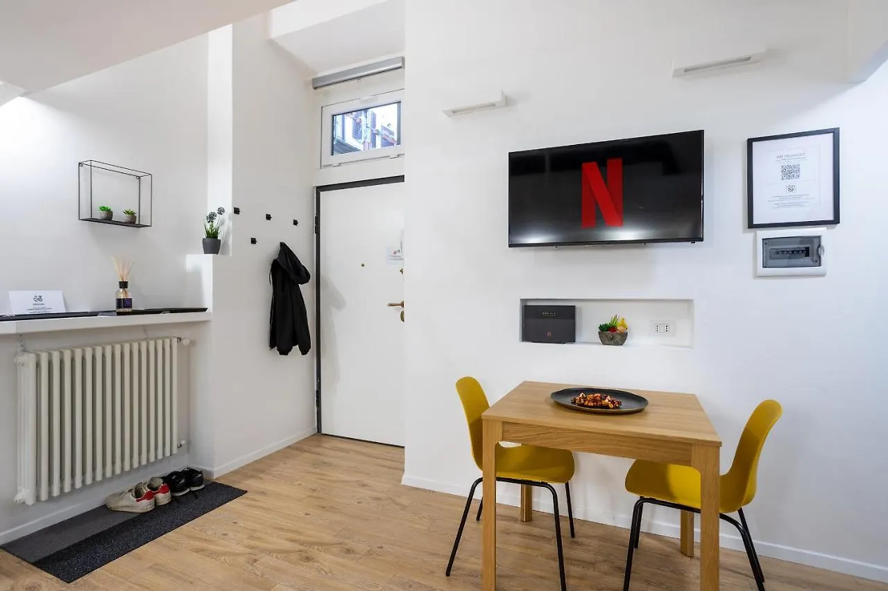 Apartment Heart Of Porta Venezia - Cozy City Loft - 2Mts To M4 Metro Milan Italy